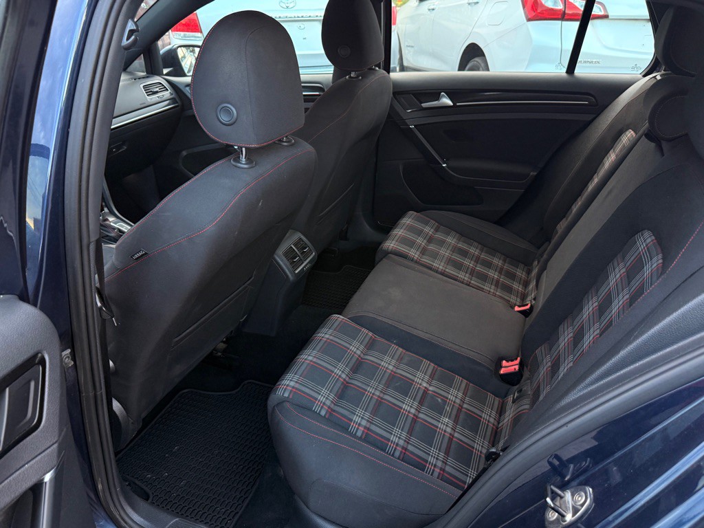 2016 Volkswagen GTI Image 7
