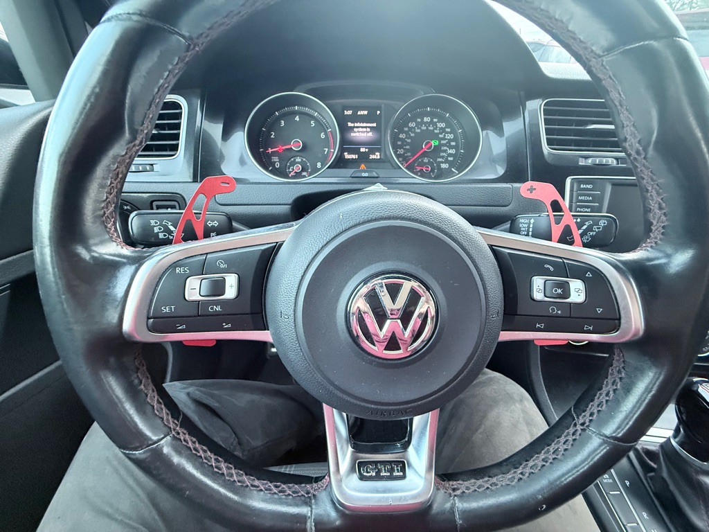 2016 Volkswagen GTI Image 13