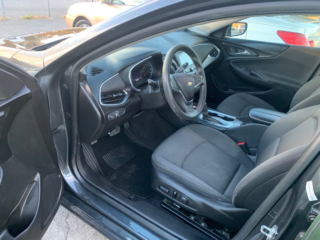 2018 Chevrolet Malibu Image 6