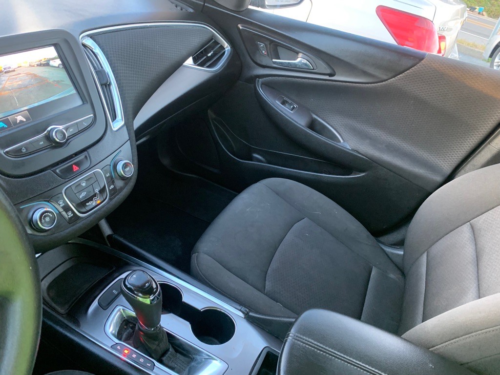 2018 Chevrolet Malibu Image 8