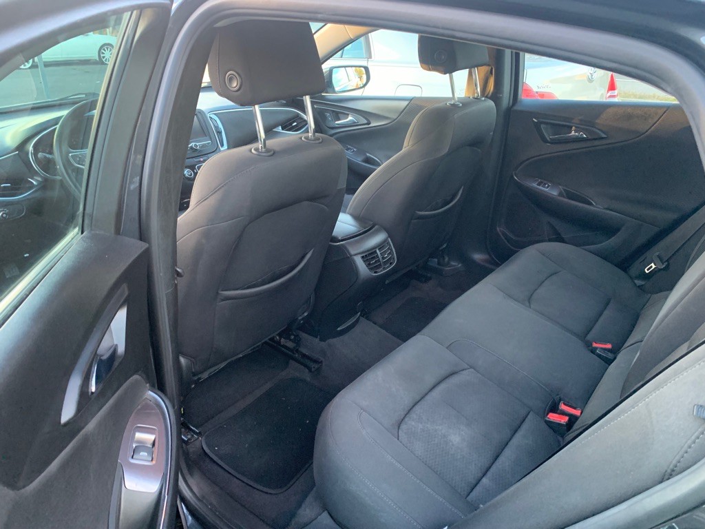 2018 Chevrolet Malibu Image 11
