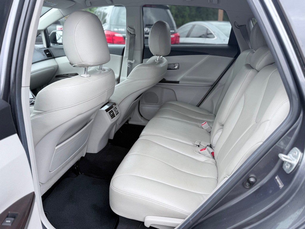 2011 Toyota Venza Image 5