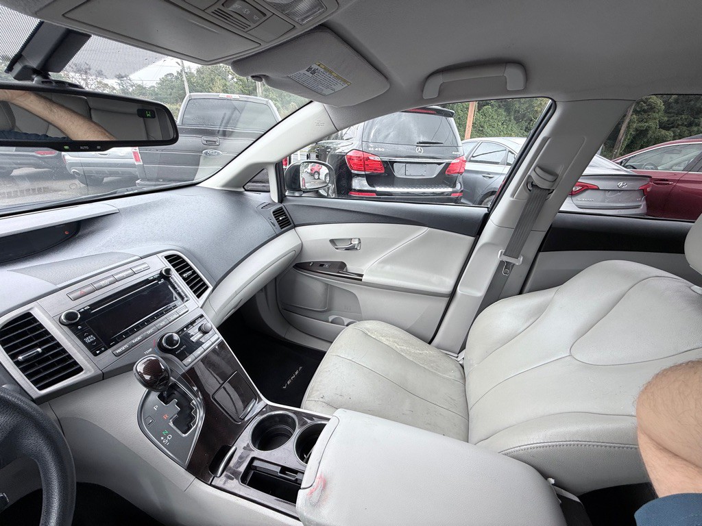 2011 Toyota Venza Image 9