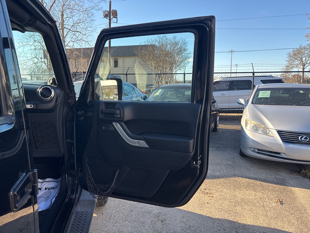 2013 Jeep Wrangler Unlimited Image 16