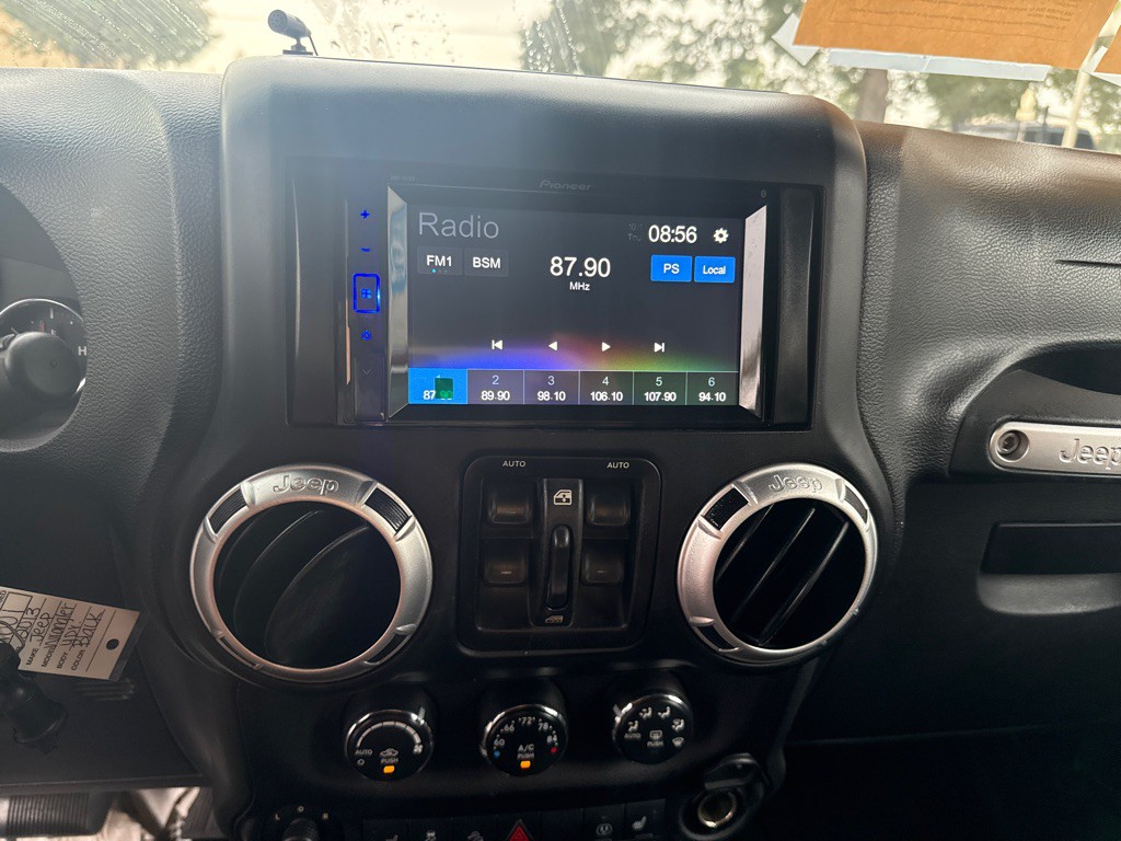 2013 Jeep Wrangler Unlimited Image 18