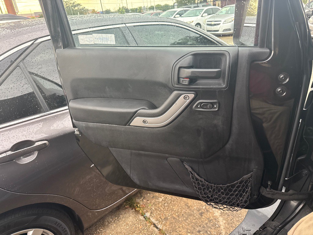 2013 Jeep Wrangler Unlimited Image 21