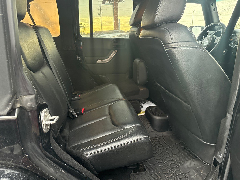 2013 Jeep Wrangler Unlimited Image 25