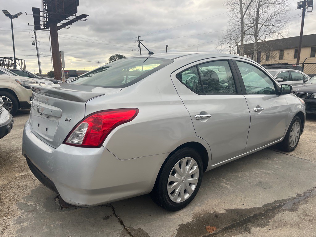 2019 Nissan Versa Image 5