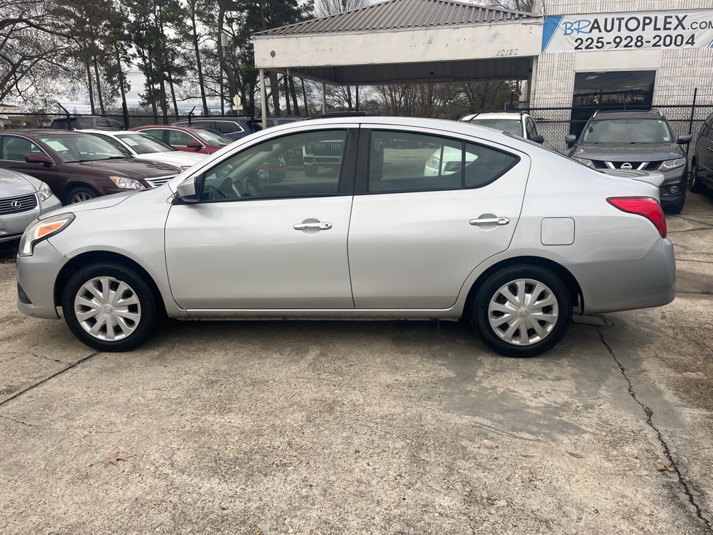 2019 Nissan Versa Image 8
