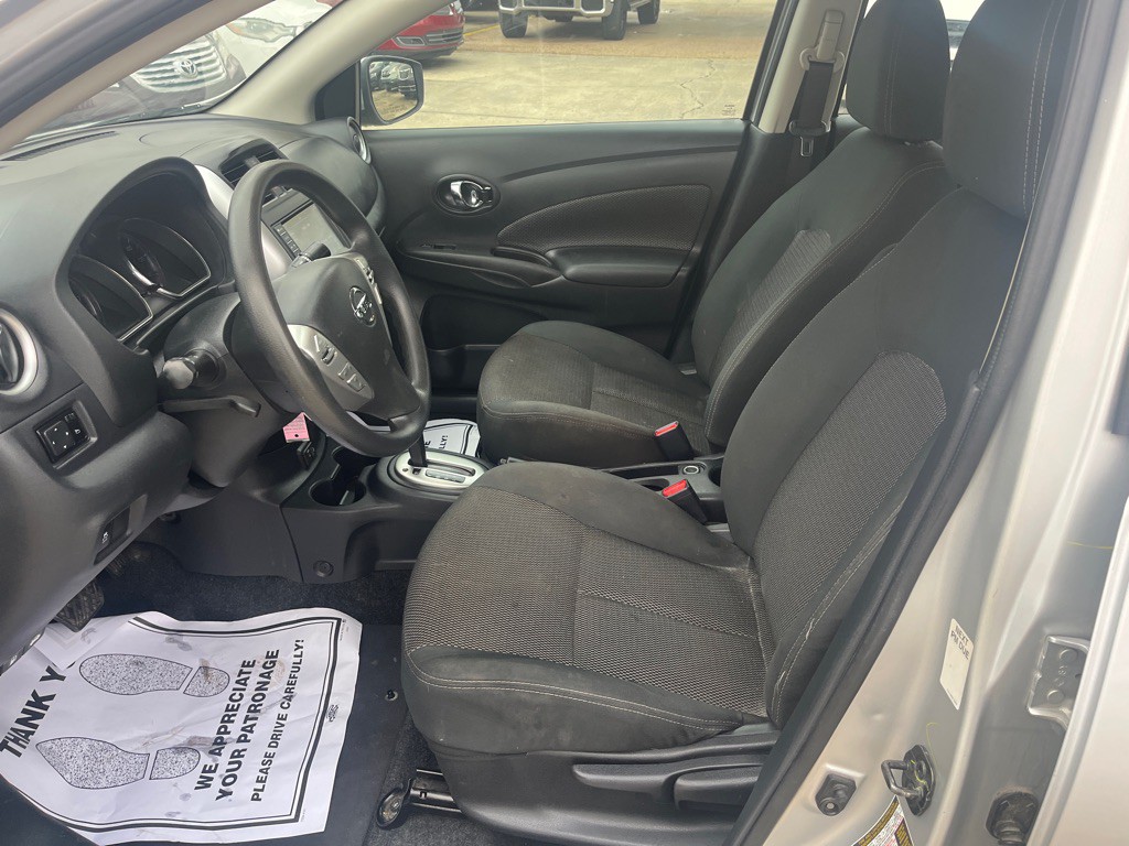 2019 Nissan Versa Image 9