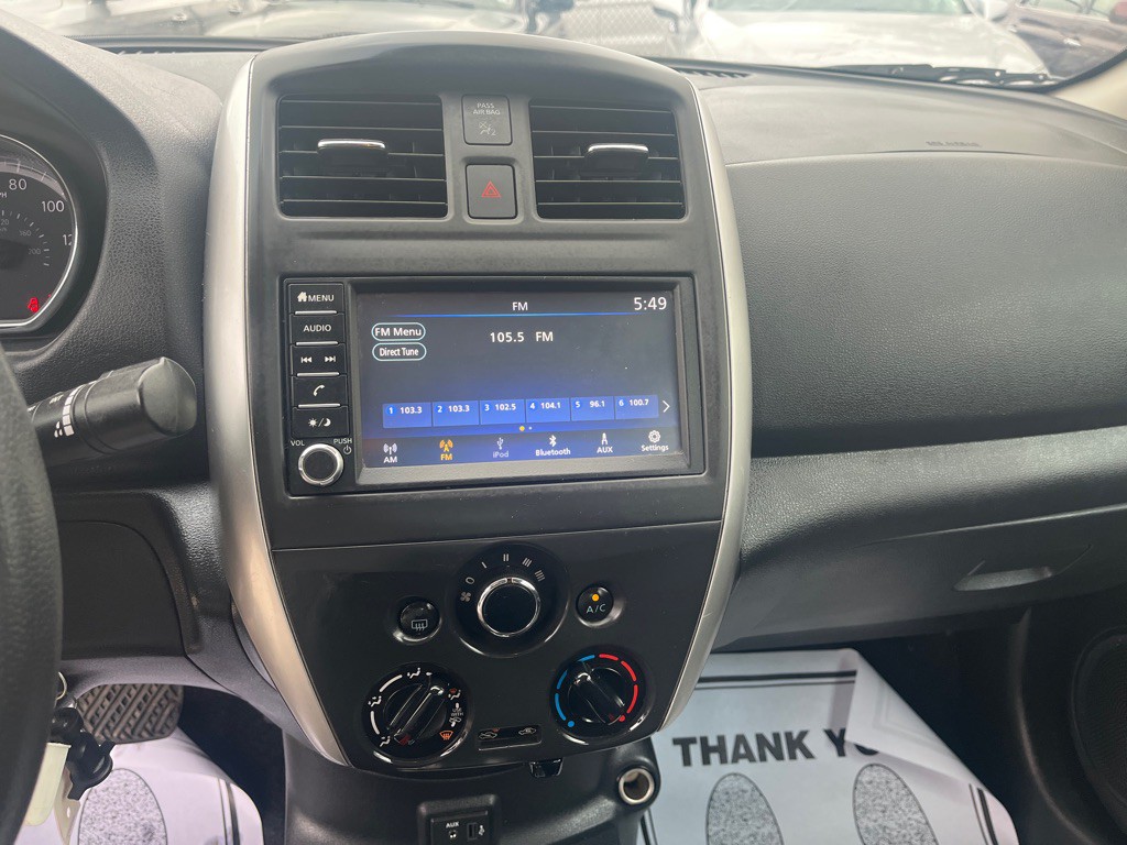 2019 Nissan Versa Image 12
