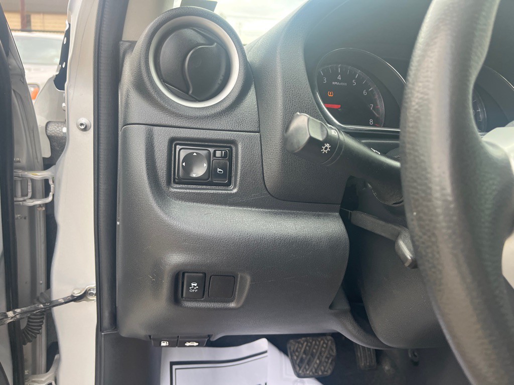 2019 Nissan Versa Image 16