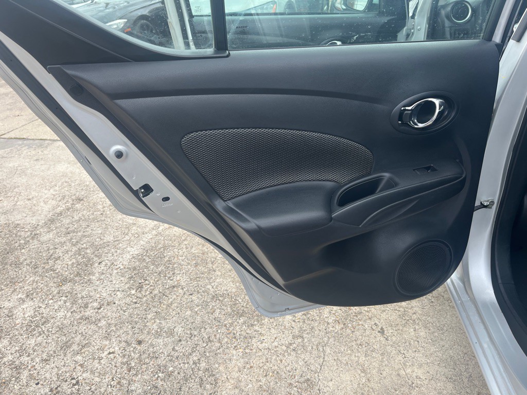 2019 Nissan Versa Image 19
