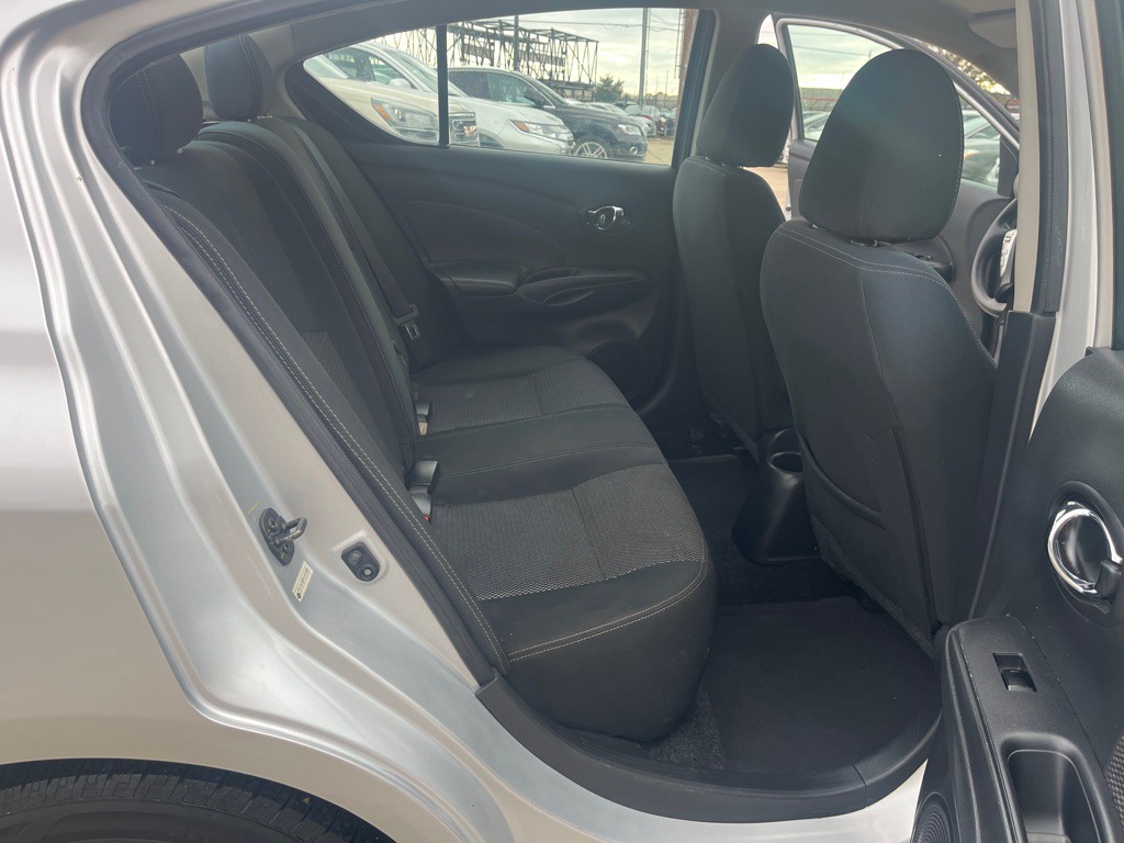 2019 Nissan Versa Image 22