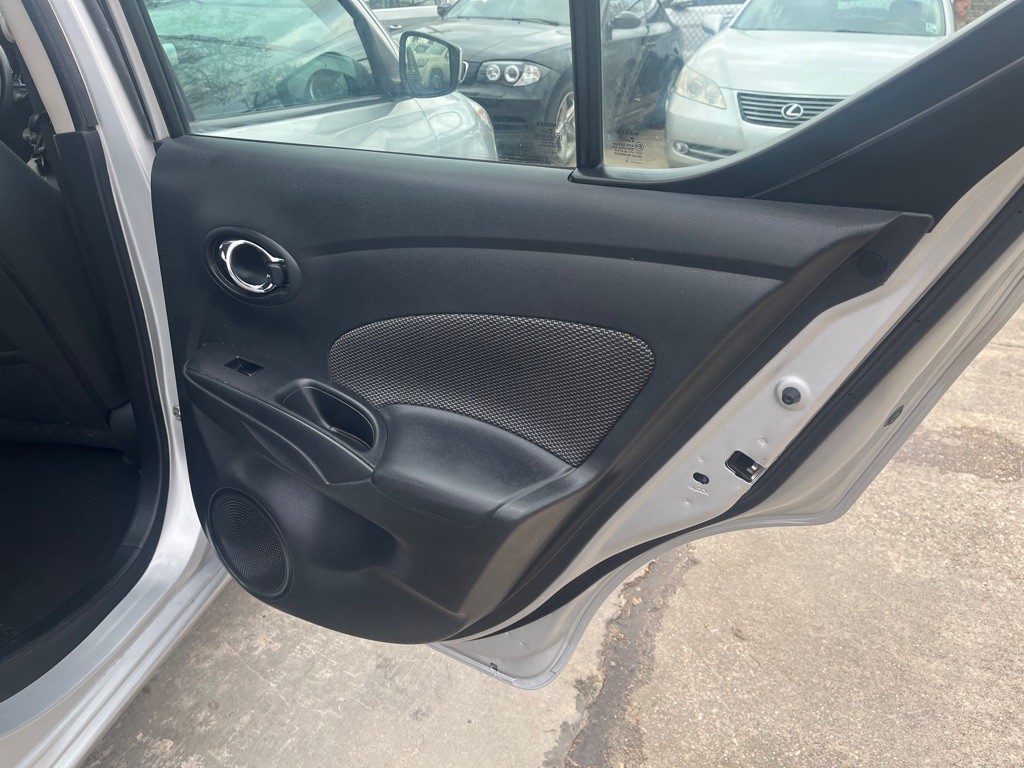 2019 Nissan Versa Image 23