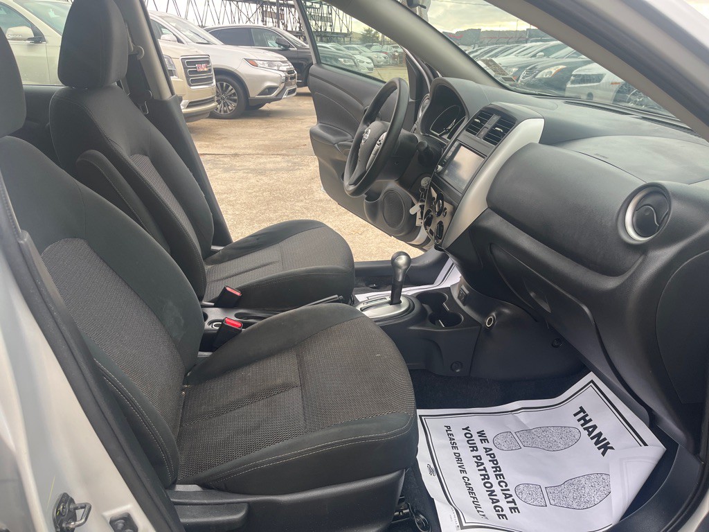 2019 Nissan Versa Image 24