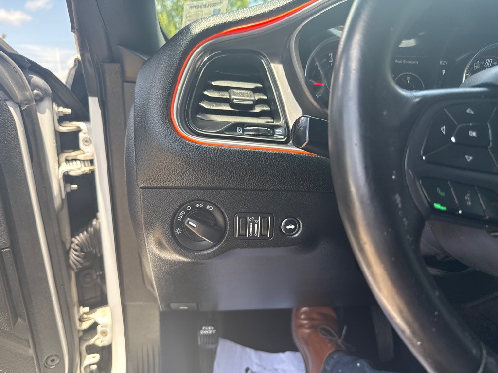 2019 Dodge Challenger Image 17