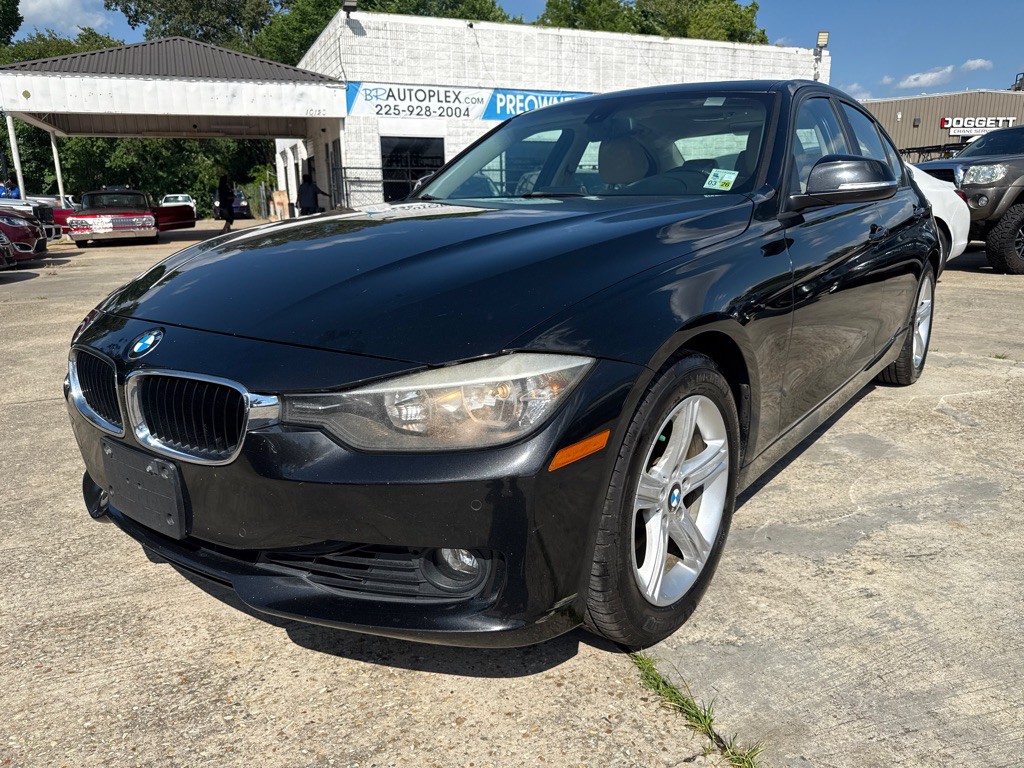 2013 BMW 3 Series Image 2