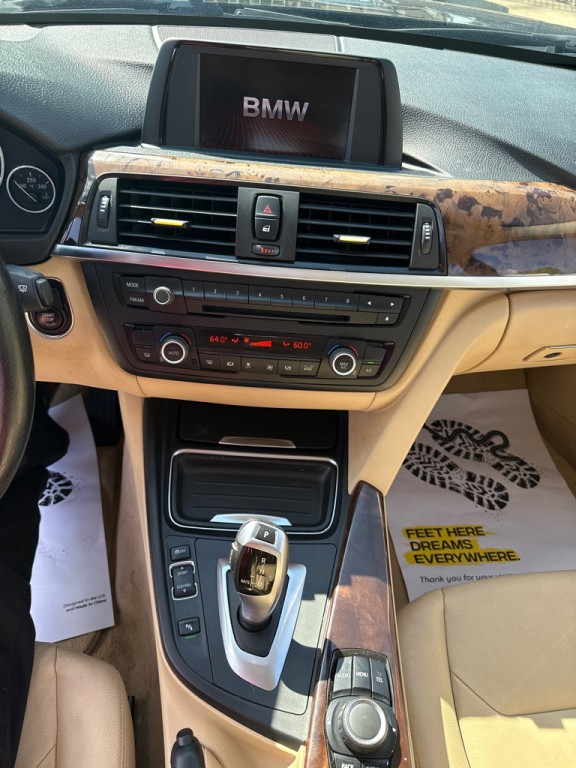 2013 BMW 3 Series Image 14