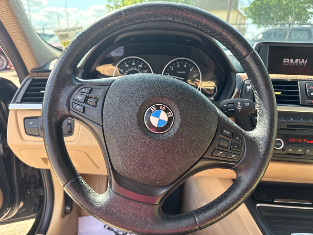 2013 BMW 3 Series Image 15