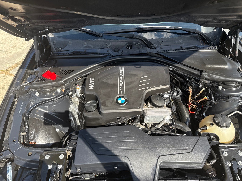 2013 BMW 3 Series Image 33