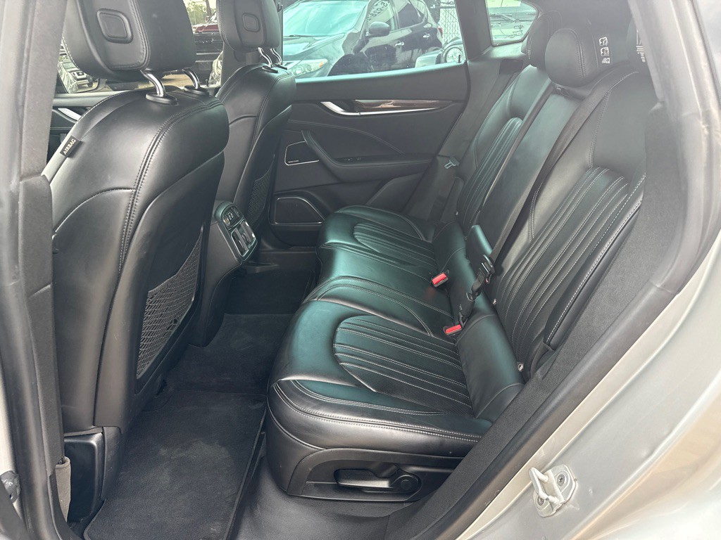 2017 Maserati Levante Image 11