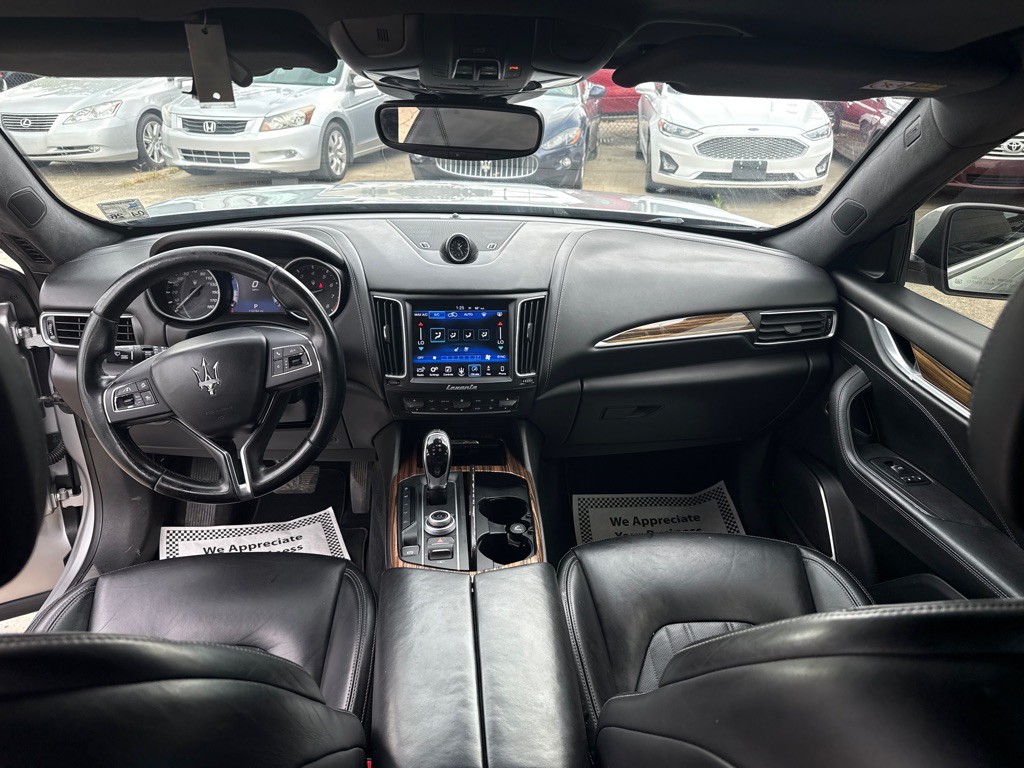 2017 Maserati Levante Image 12