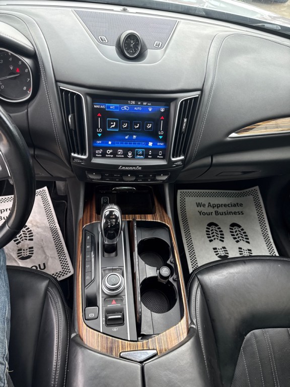 2017 Maserati Levante Image 16