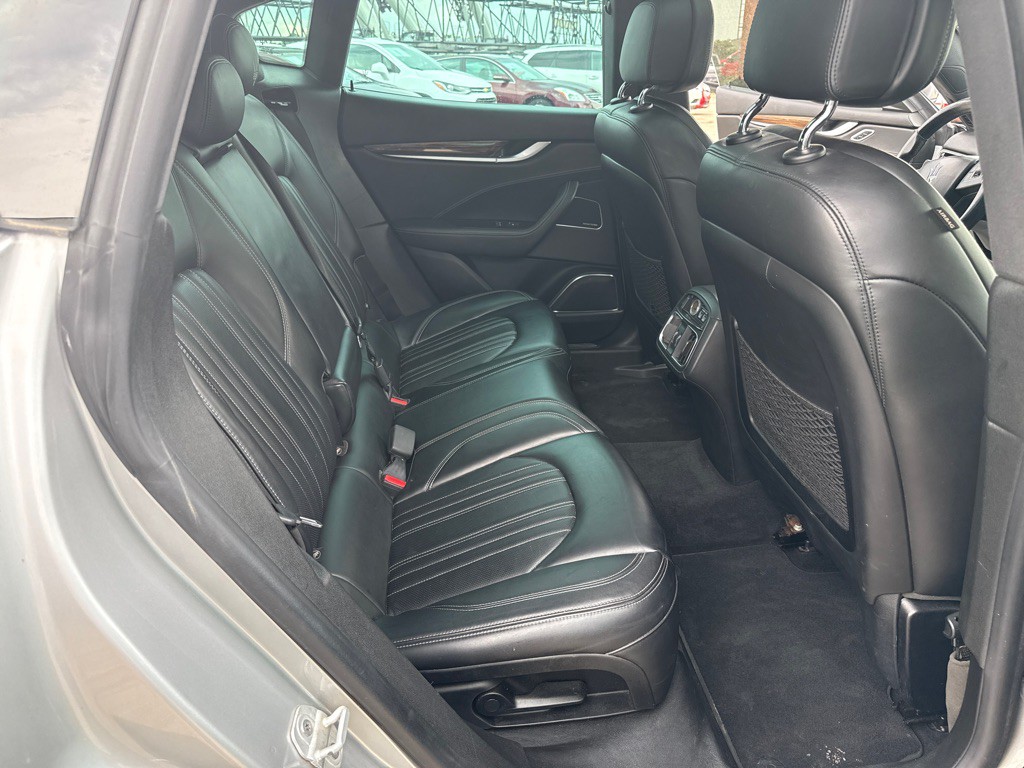2017 Maserati Levante Image 26