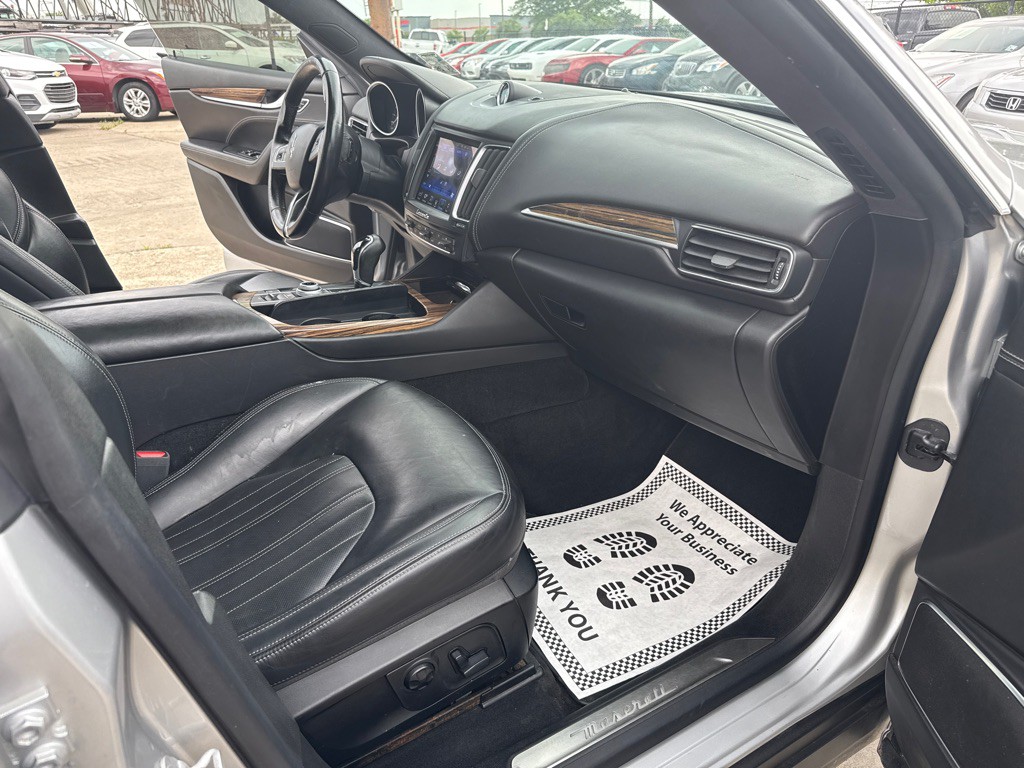 2017 Maserati Levante Image 29