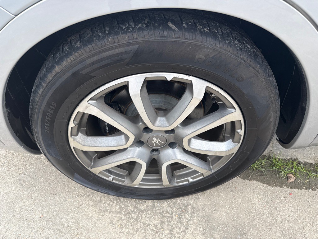 2017 Maserati Levante Image 32
