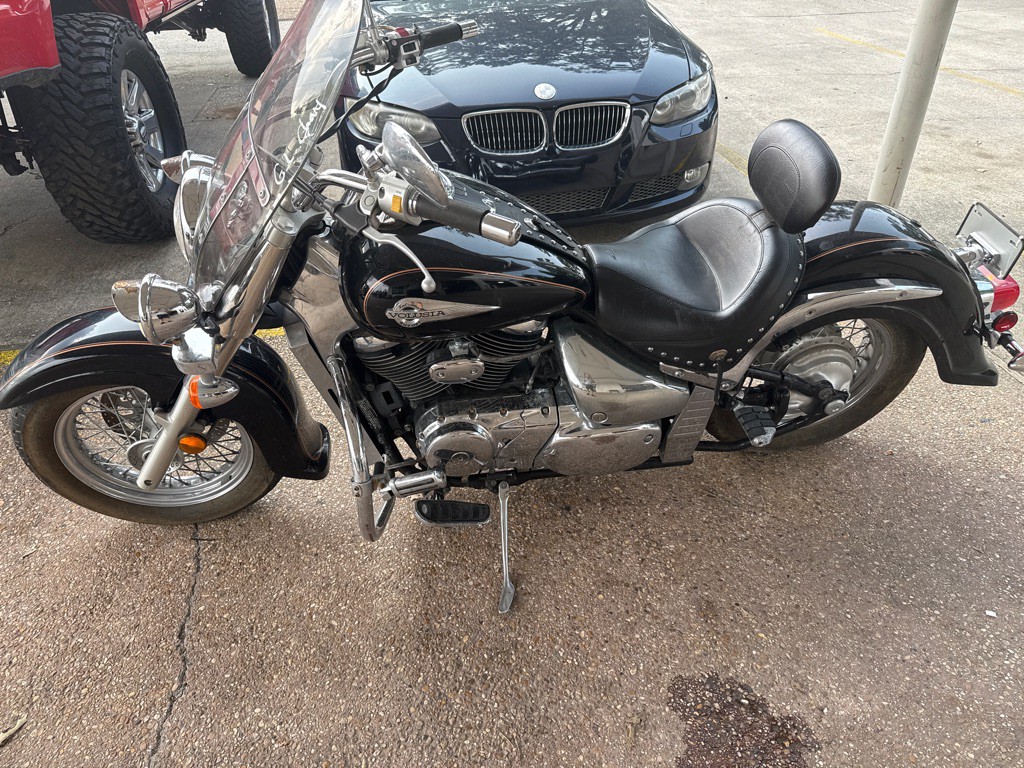 2004 Suzuki Cruiser Image 1