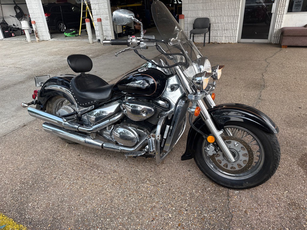 2004 Suzuki Cruiser Image 3