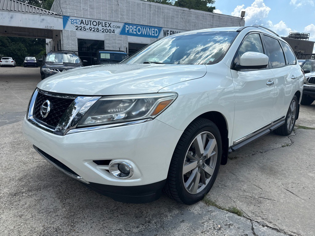 2015 Nissan Pathfinder Image 2