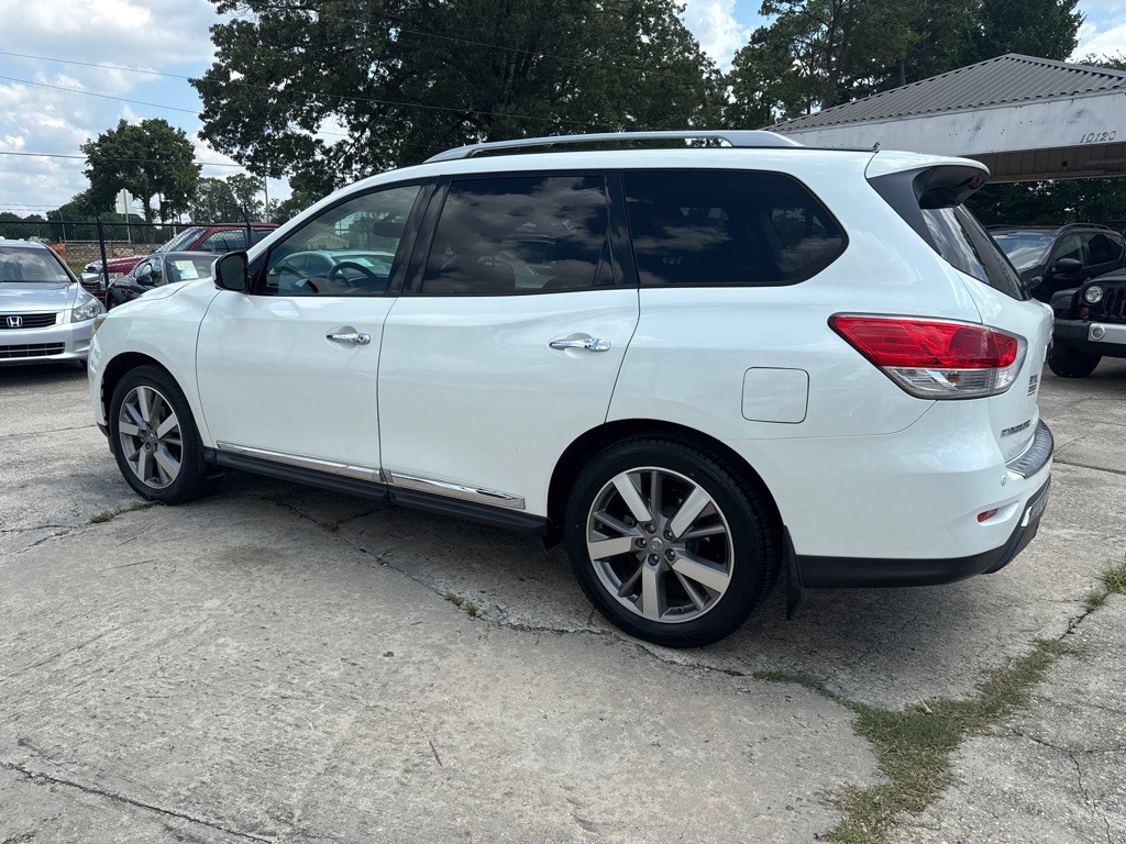 2015 Nissan Pathfinder Image 9