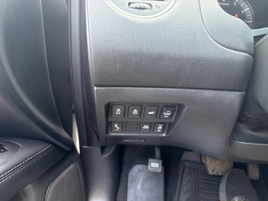 2015 Nissan Pathfinder Image 17