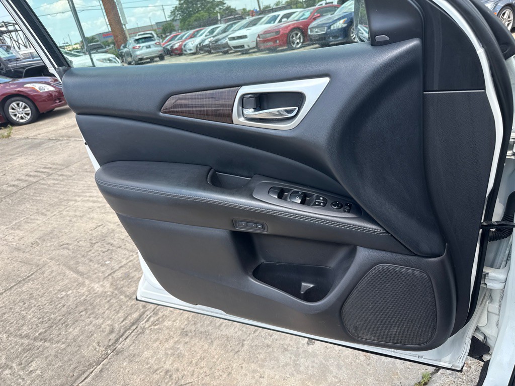 2015 Nissan Pathfinder Image 18