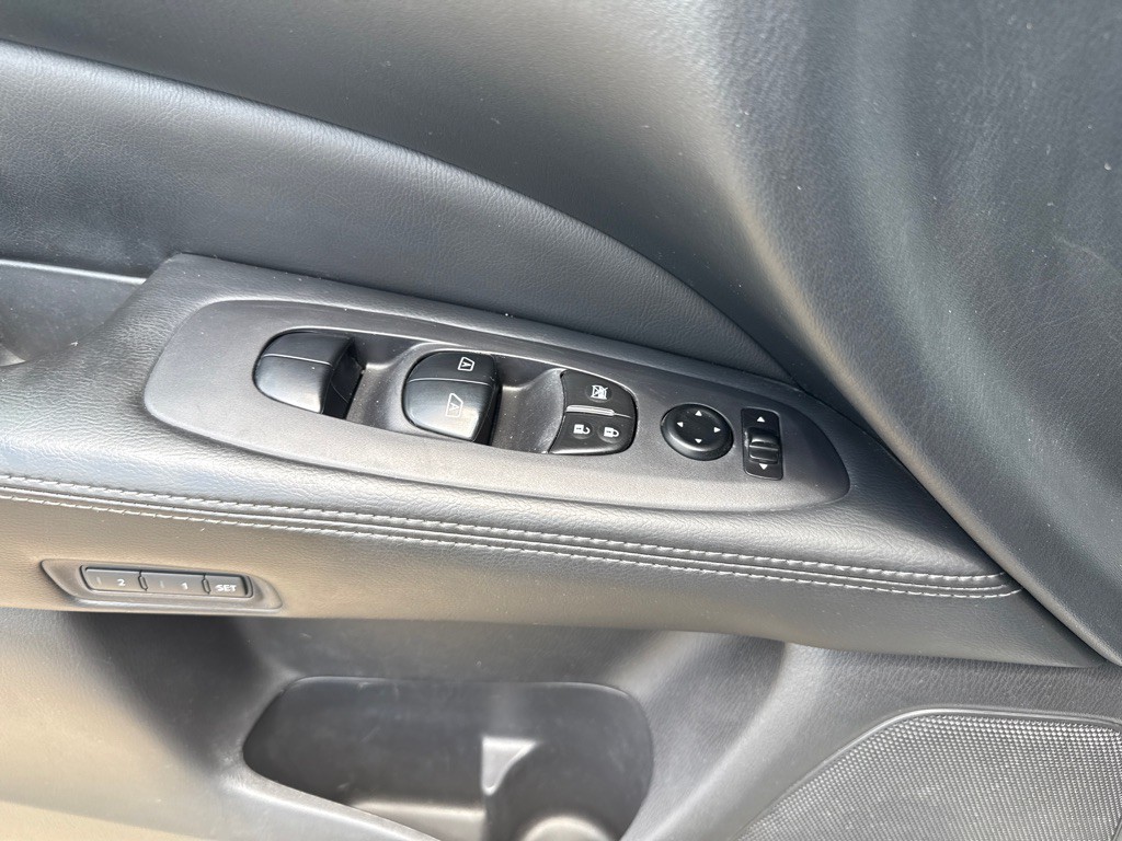 2015 Nissan Pathfinder Image 19