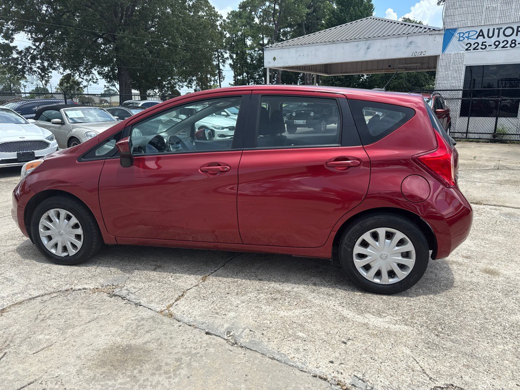 2016 Nissan Versa Image 9
