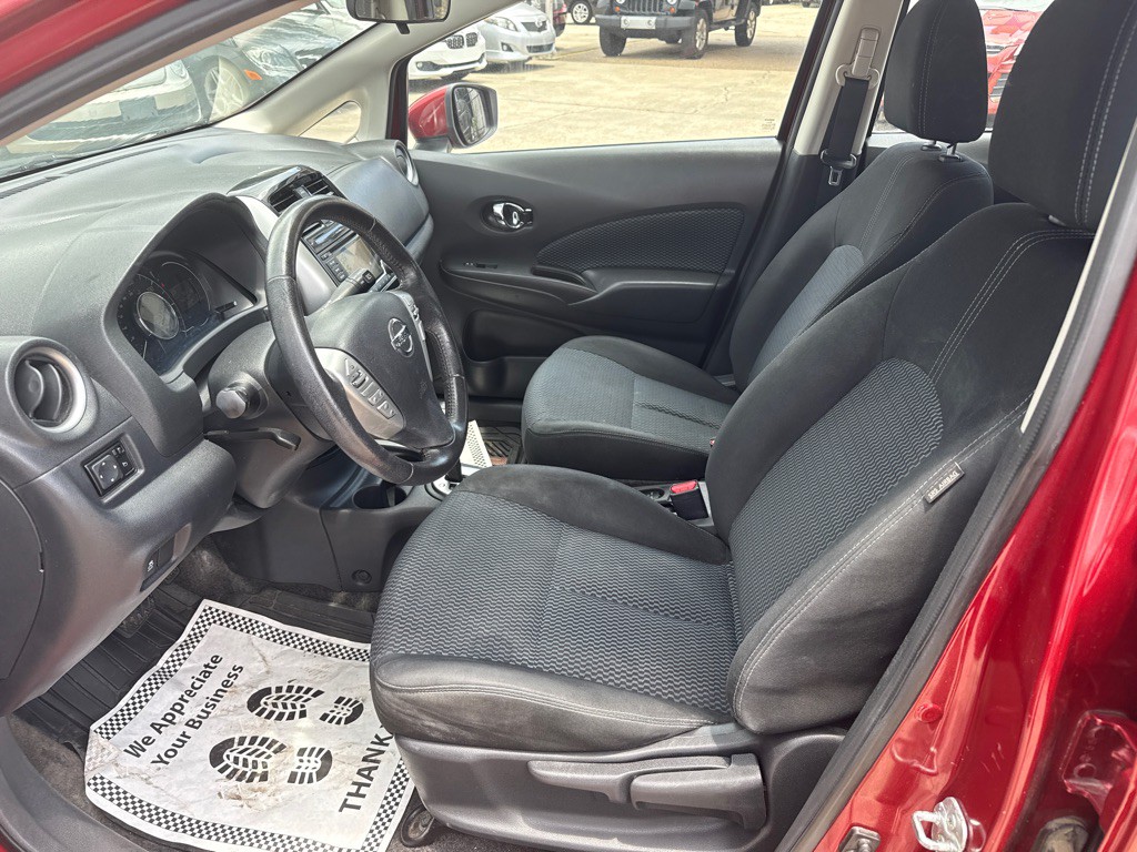 2016 Nissan Versa Image 10