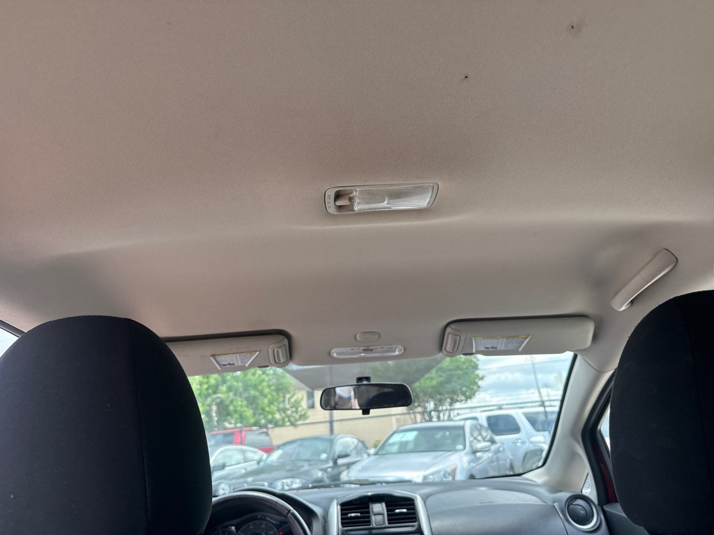2016 Nissan Versa Image 13