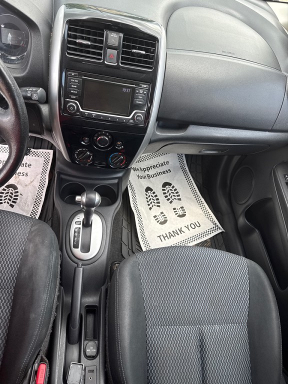 2016 Nissan Versa Image 16
