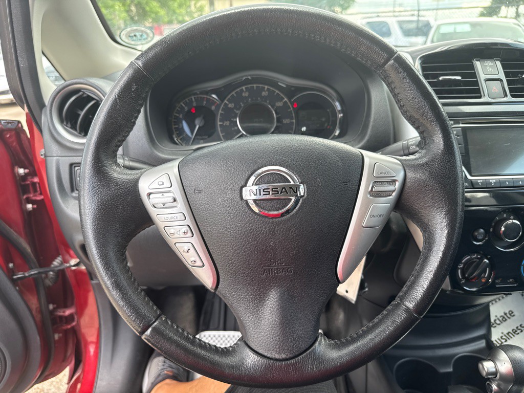 2016 Nissan Versa Image 17