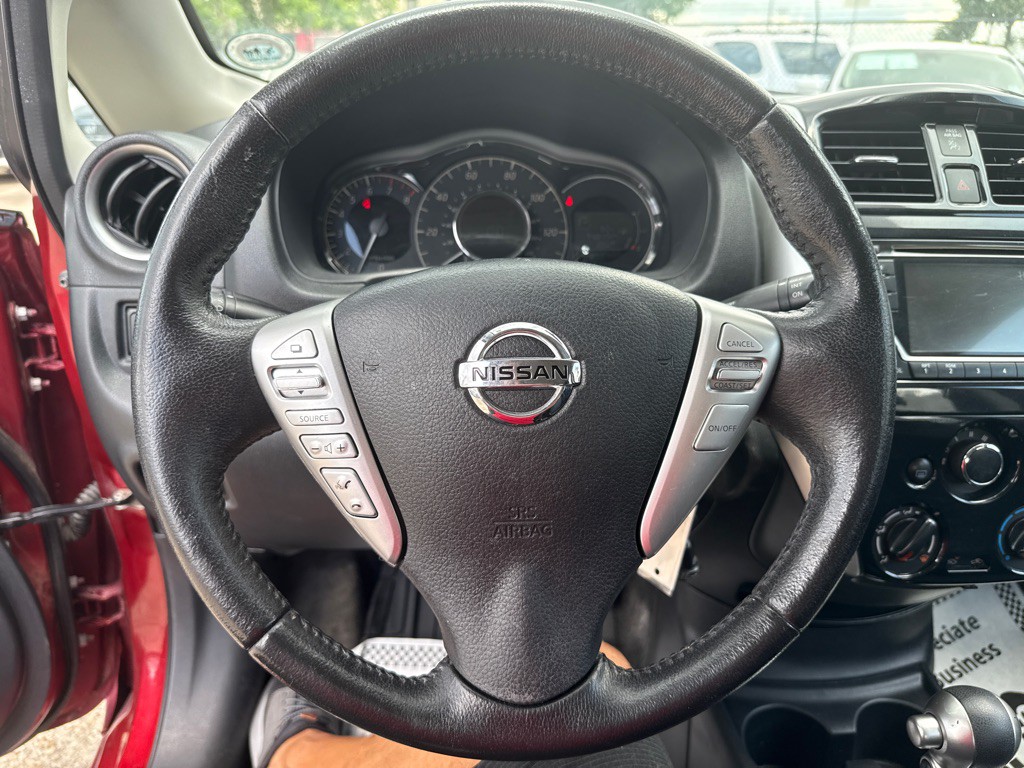 2016 Nissan Versa Image 19