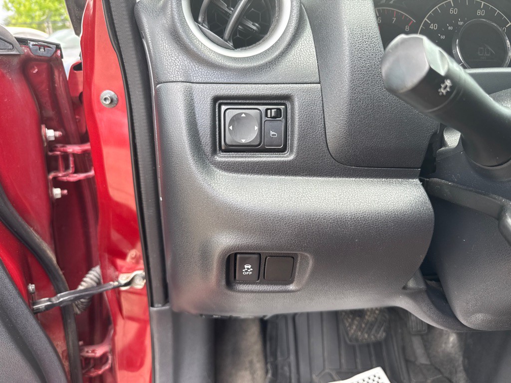 2016 Nissan Versa Image 20
