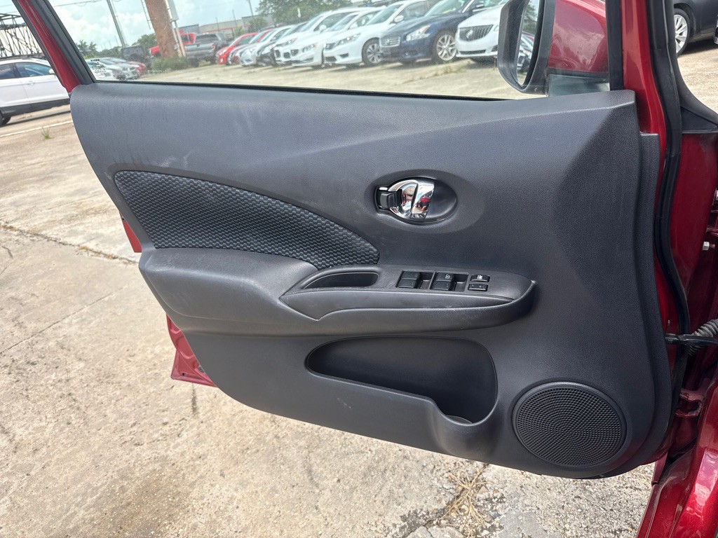 2016 Nissan Versa Image 21