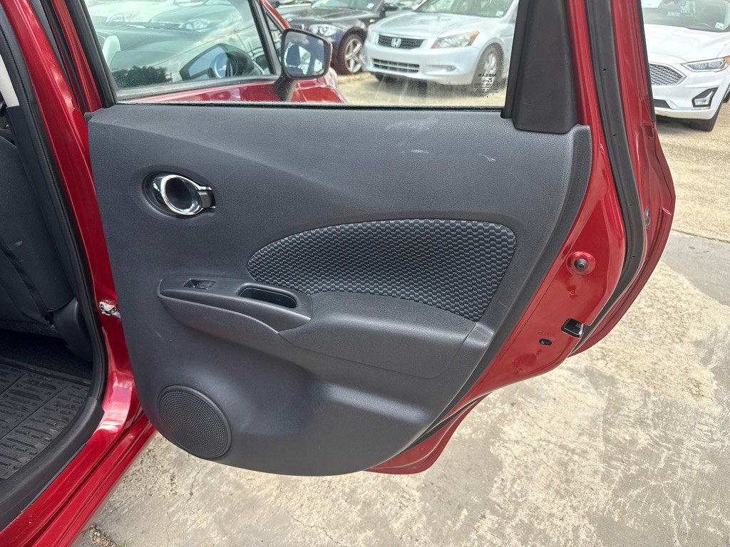 2016 Nissan Versa Image 27