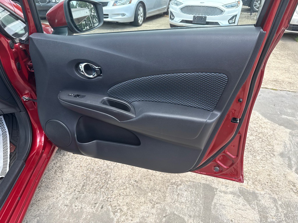 2016 Nissan Versa Image 30