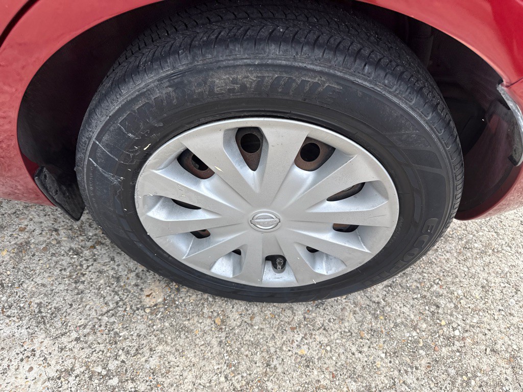 2016 Nissan Versa Image 33