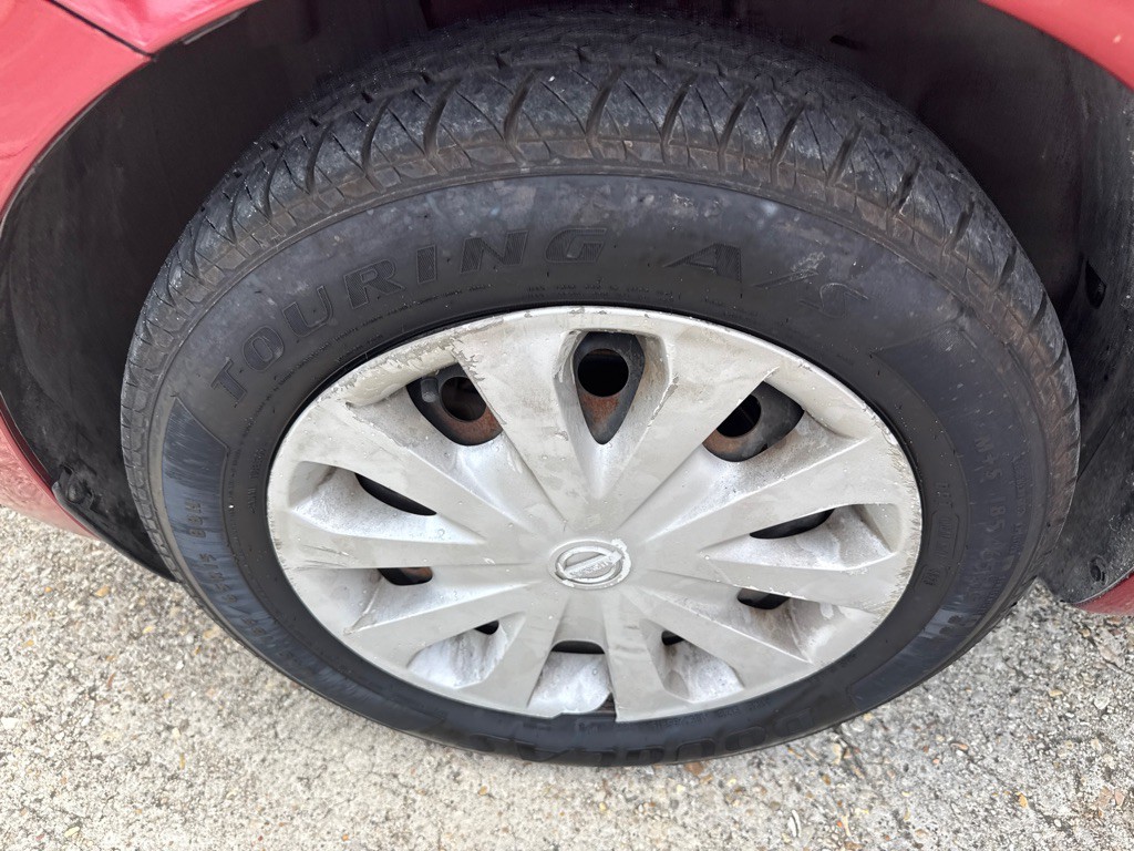 2016 Nissan Versa Image 34